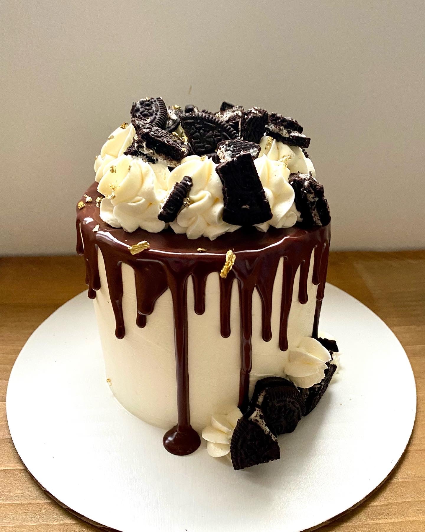Oreo Cookies and Cream Cake