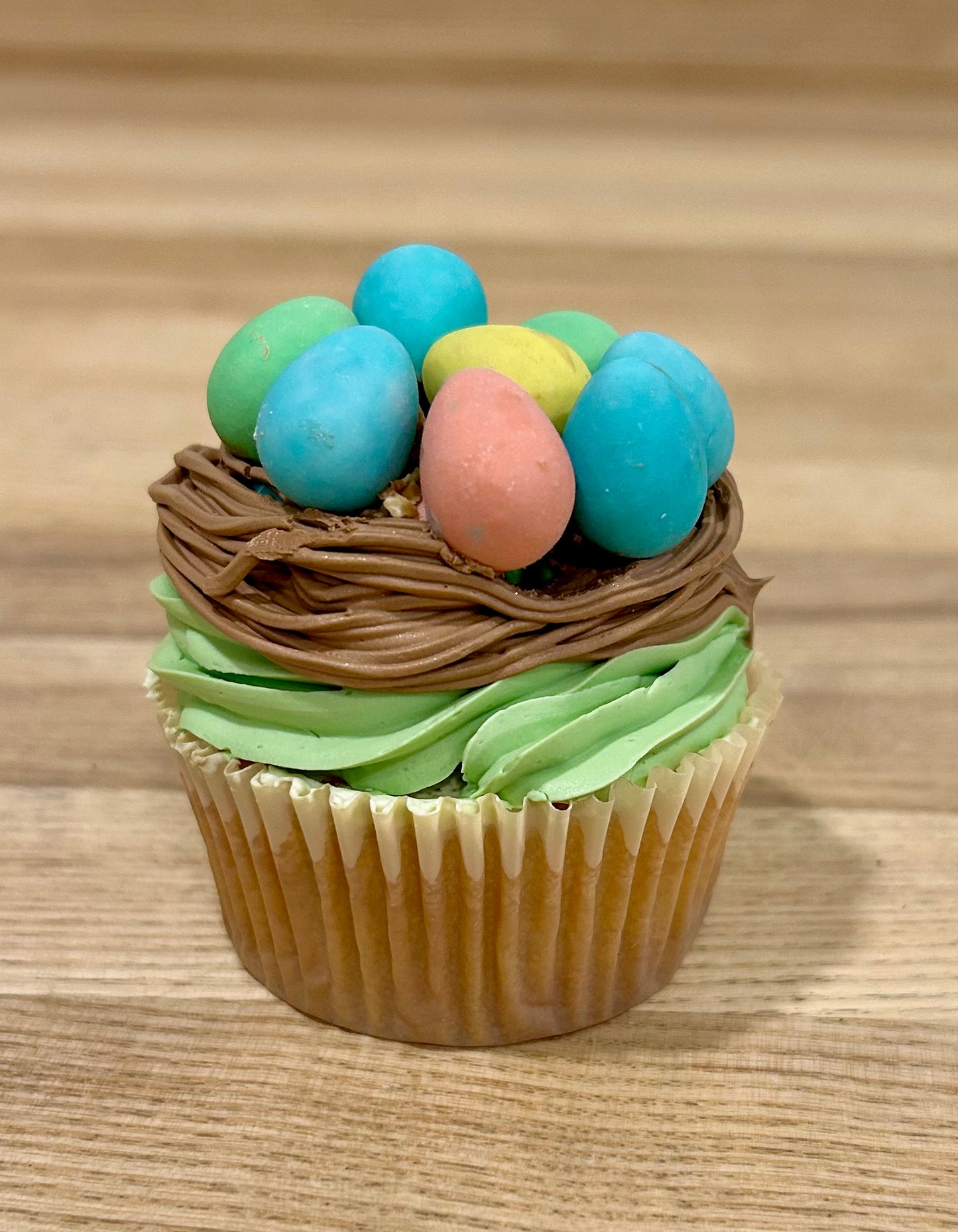 Mini Eggs cupcakes (6)