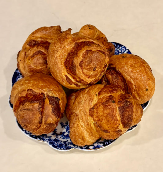 Cheddar & Chive Croissant Bun